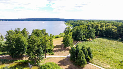 Seenlandschaft am Schwielowsee im Sommer
