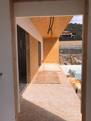 La construcción de una vivienda con estructura de madera es rápida, sostenible y eficiente....