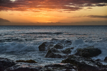 Fototapeta premium Beautiful sunset over the ocean
