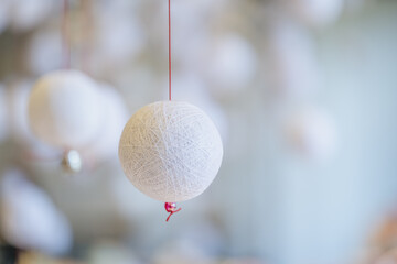 背景素材 宙に浮かぶ糸玉