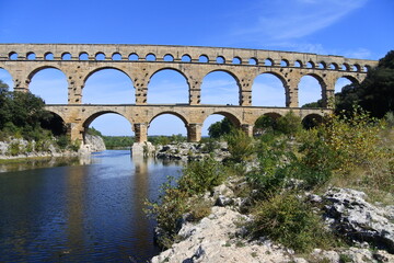 Der Pont du Gard mit einen vielen Bögen