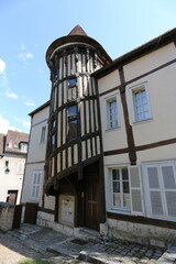 Escalier à colombages de la Reine Berthe à Chartres