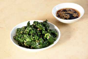 Horenso no Gomae is a Japanese side dish. It is made with spinach and sesame dressing. A fresh and healthy meal that is easy to make at home.