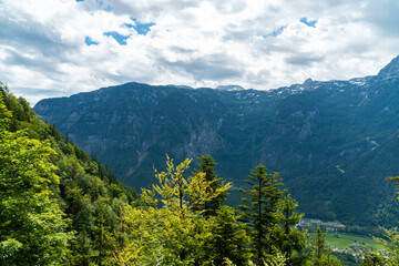 Bergpanorama Dachstein Krippenstein am Hallstätter See, Obertraun im Sommer Salzkammergut