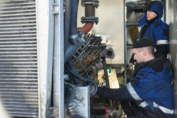 Repair of a diesel generator converted to gas.