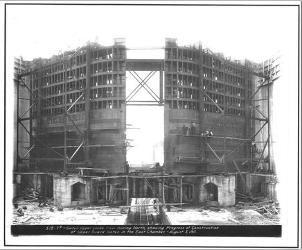 Fotograf&iacute;a antigua de las compuertas del canal de panama