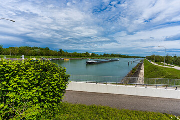 Passage et paysage de Gambsheim Bas Rhin France
