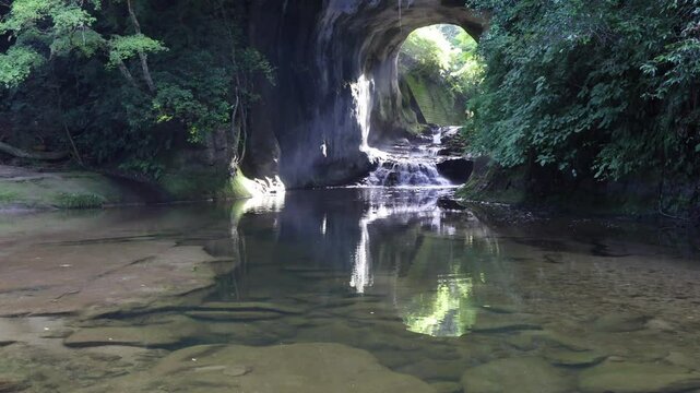 清水渓流公園秋の濃溝の滝