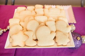 Christmas cookies to be decorated