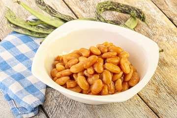 White bean in tomato sauce