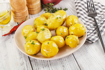 Hot boiled baby potato with oil