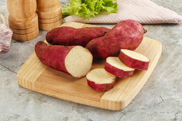 Raw red batat with slices