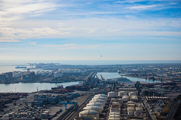 Obraz premium Barcelona, ​​Spain - overlooking the city harbour