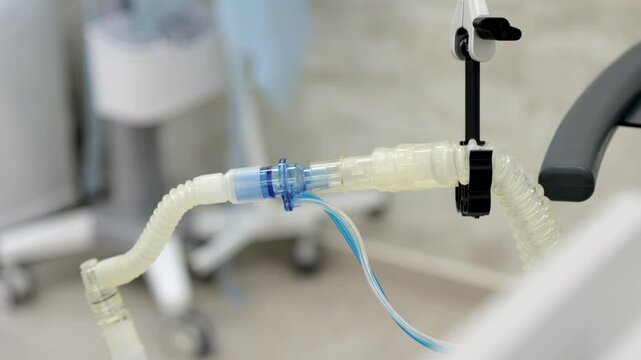 Close-up of anesthesia tube: anesthetic fluid. Emphasizes the precision and thorough preparation required for anesthesia for surgical procedures.