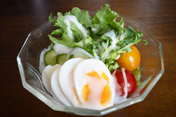 とても美味しい日本の一般家庭のフレッシュサラダ