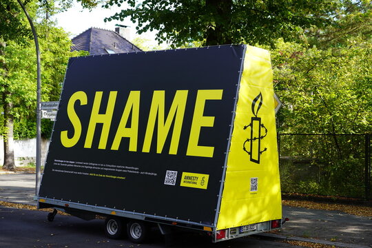 Protestaktion von Amnesty International an der Botschaft des Iran in Berlin am 14.09.2024