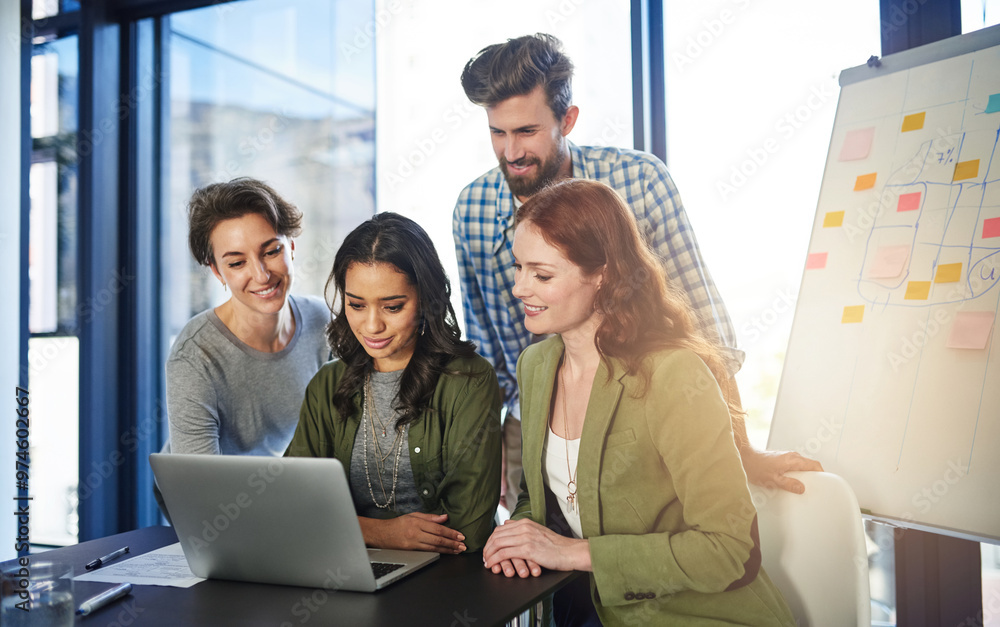 Aufkleber laptop, planning and teamwork with business people in office for growth, development and strategy. i