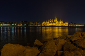 Naklejka premium Hungarian Parliament Building at Night