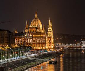 Fototapeta premium Hungarian Parliament Building at Night