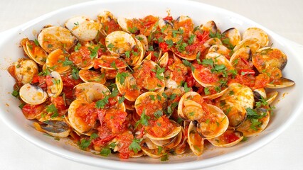 Amêijoa com molho de tomate