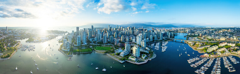 Obraz premium Canada, Vancouver 10. August 2024: Amazing Harbour of Vancouver