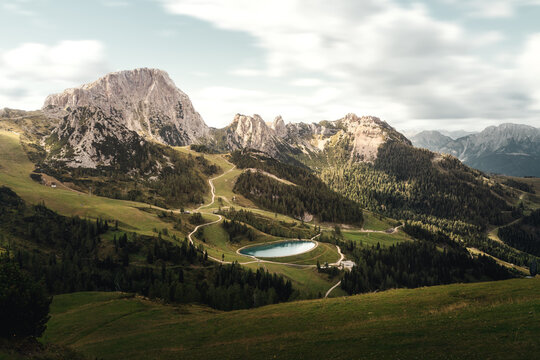 Berglandschaft mit See in den Karnischen Alpen in Nassfeld in K&auml;rnten &Ouml;sterreich