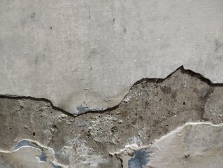 wall paint that is peeling because the wall is damp
