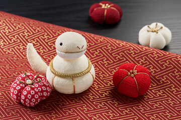 お正月　巳年イメージ