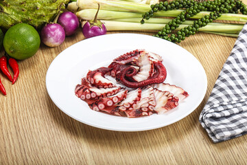 Jamanese cuisine - sashimi with octopus © Andrei Starostin
