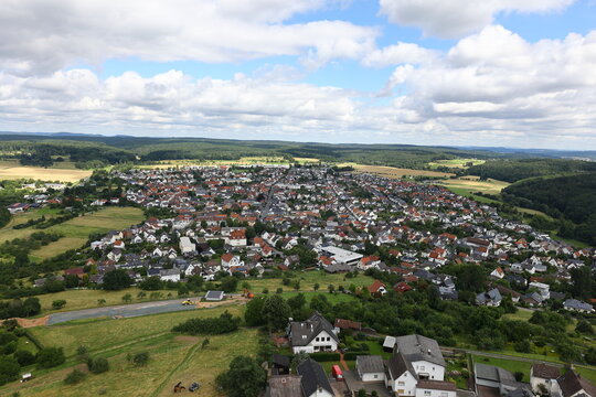 Blick auf den Ort Krofdorf bei Gie&szlig;en in Hessen