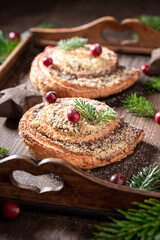 Delicious and sweet cinnamon yeast as a Christmas snack.