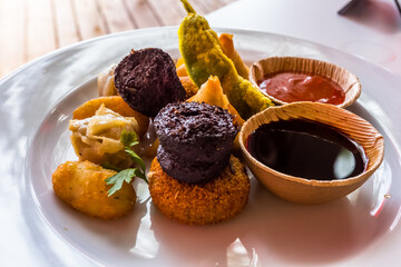 Assiette apéritive créole, île de la Réunion 