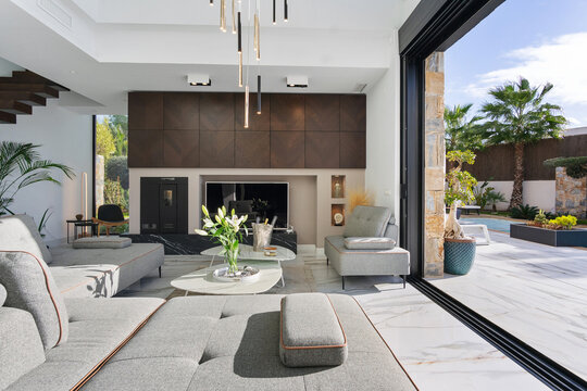 Luxurious open living room with seamless indoor-outdoor access