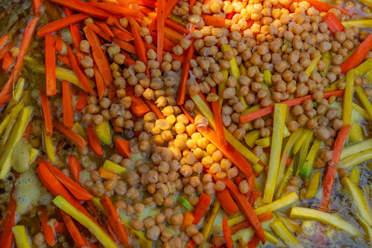 Special frying for pilaf (zirvak) with carrots, onions and chickpeas