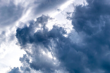 stürmische Wolken