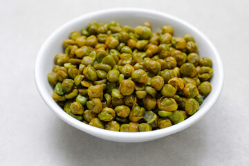 Greennut roasted salted, green peas