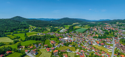 Der Luftkurort Bodenmais am Großen Arber im Bayerischen Wald von oben