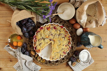 Pflaumenkuchen mit Streuseln