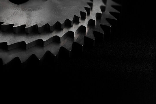 close-up disc milling cutter material high speed steel for cutting metalwork Stacked on the desk.