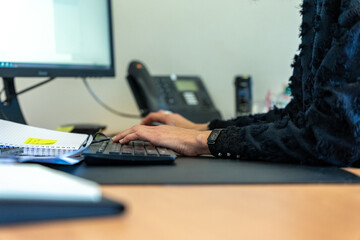 Illustration de travail administratif dans des bureaux