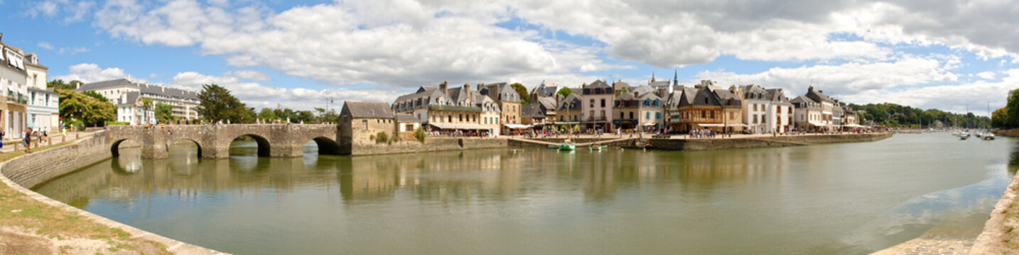 Panorama sur le port de Saint Goustan