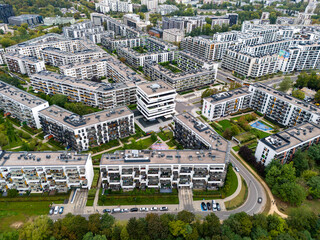 Nowoczesna zabudowa mieszkaniowa, architektura, deweloper. Warszawa © hunter76