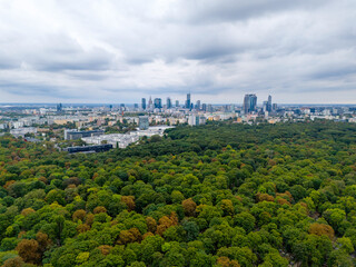 Warszawa, panorama miasta z lotu ptaka. Widok z okolic cmentarza Powązkowskiego © hunter76