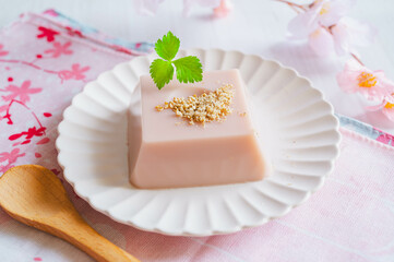 桜味の胡麻豆腐