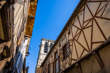 Fototapeta premium Maisons à colombages dans les rues de la ville médiévale de Troyes