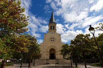 Fototapeta premium Notre-Dame de la Gare is a Roman Catholic parish church located on Place Jeanne-d'Arc in the 13th arrondissement of Paris, France. .