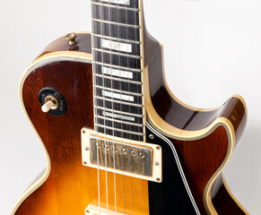 エレキギターのネック、指板、ポジションマーク、ピックアップ、バインディング © 竹澤宏