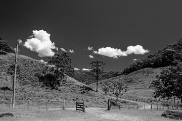 vale com nuvens