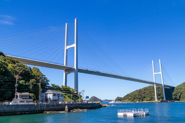 長崎の女神大橋と青空03