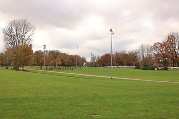 Kleiner Park im Zentrum von Rastede in Niedersachsen